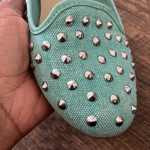 4/$25 Zigisoho Smokey Spiked Flats - 7 - Picture 2 of 6